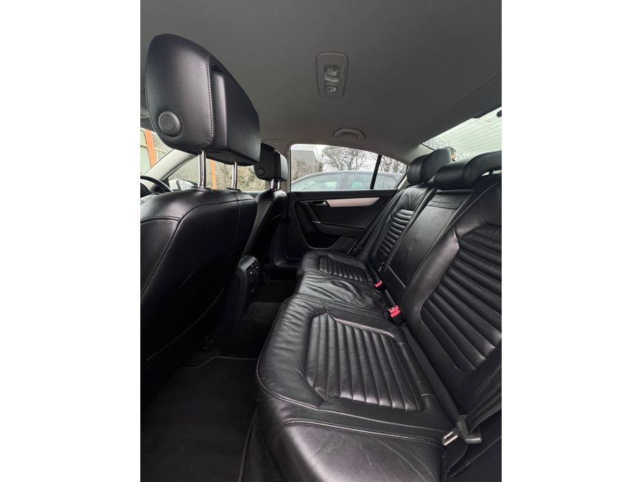 2013 Volkswagen Passat 2.0 TDI HIGHLINE BLUEMOTION 14 140PS 4DR AUTO €8,750