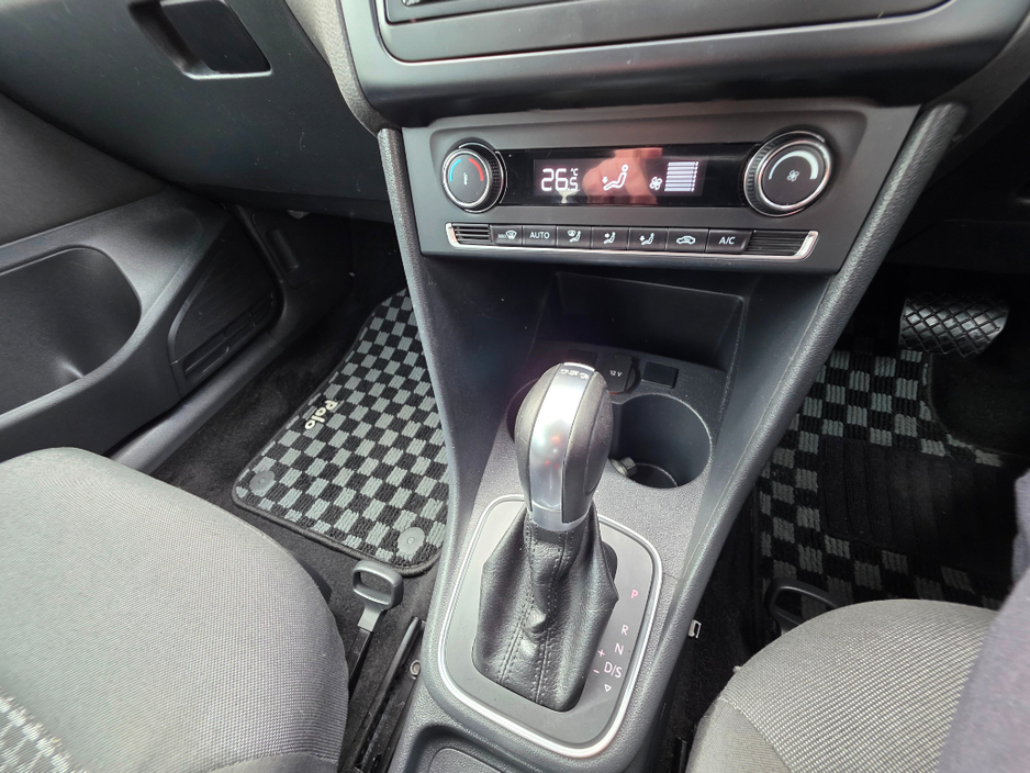 2017 Volkswagen Polo - image 14