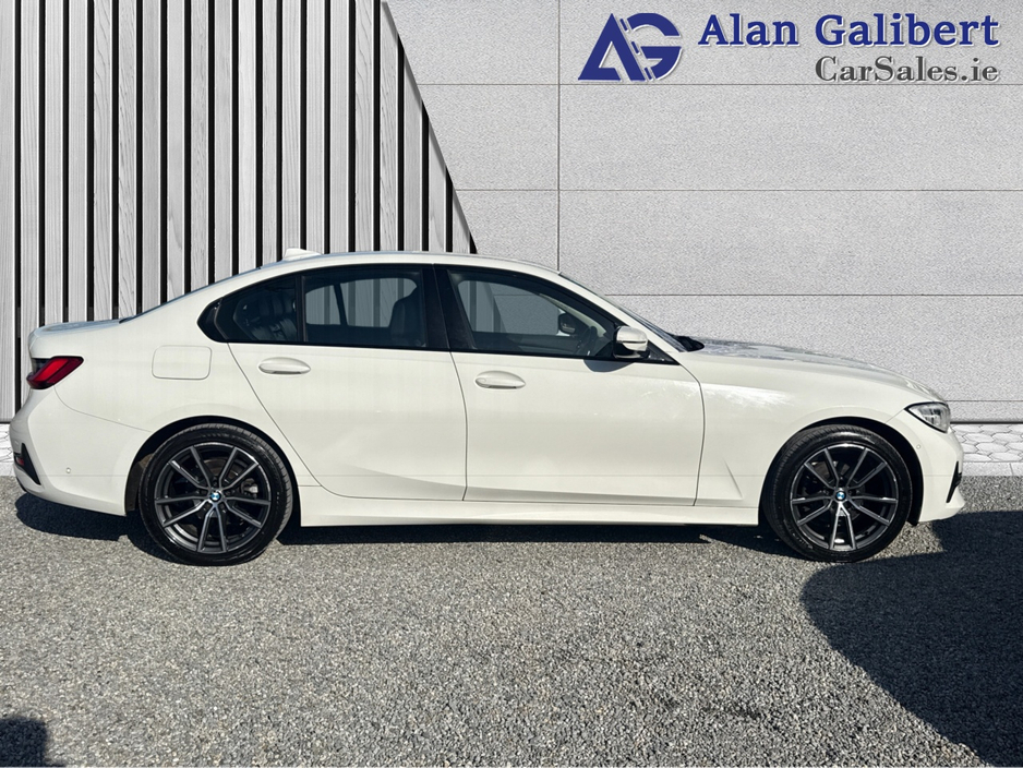 2020 BMW 3 Series - image 2