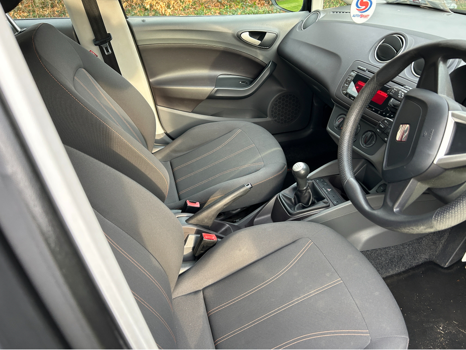 2011 SEAT Ibiza - image 7