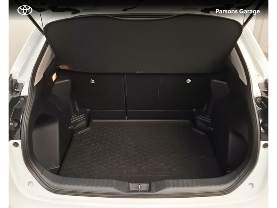 2024 Toyota Yaris Cross - image 12