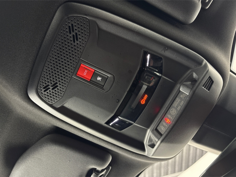 2023 Peugeot 2008 GT EV**DIGITAL DASH**MULTIFUNCTIONAL STEERING WHEEL**HALF LEATHER INTERIOR**FRONT HEATED SEATS**REVERSE CAMERA**PARKING SENSORS**TOUCH SCREEN MEDIA DISPLAY**BLUETOOTH**AMBIENT LIGHTING**17"ALLOYS** €19,995