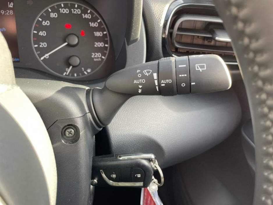 2023 Toyota Yaris - Petrol - New Generation - Luna Edition - 1.0 - 5dr - Manual - Only 23,236kms - EUR 200 Tax // Front Electric Windows // Rear Electric Windows // USB Connection // Apple Carplay // Android Auto €22,795