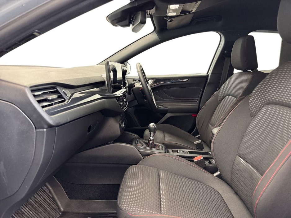 2025 Ford Focus 1.0 ST LINE X *JUST IN* €100 P/W €29,995