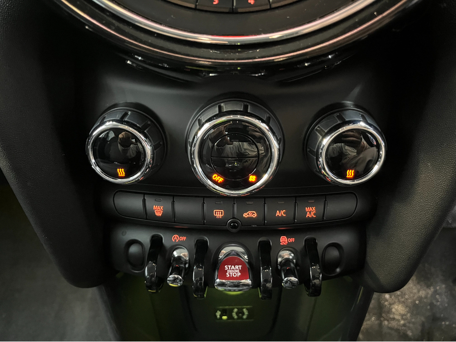 2018 MINI Cooper €16950! 2018 MINI COOPER 5DOORS 1.5 AUTOMATIC / CRUISE CONTROL / REVERSE CAMERA / AMBIENT LIGHTS AND MORE €16,950