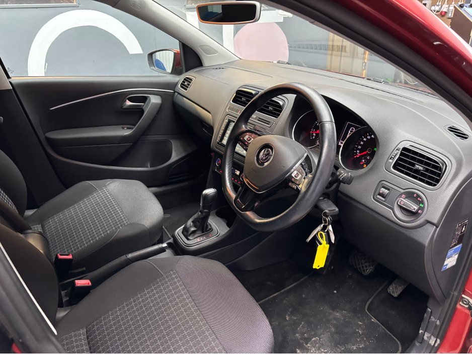 2015 Volkswagen Polo - image 7