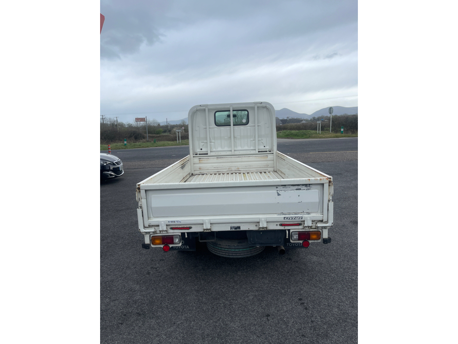 2013 Toyota DYNA - image 6