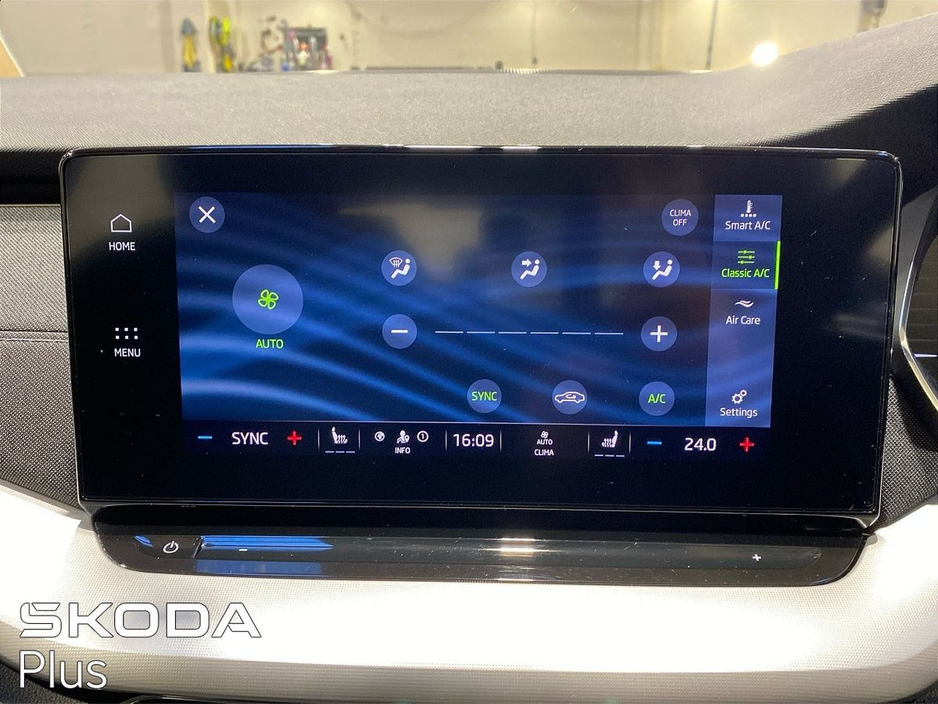 2023 Skoda Octavia - image 16