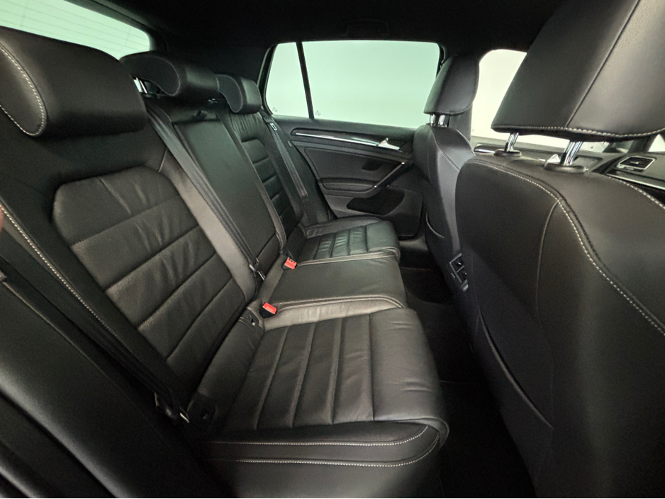 2014 Volkswagen Golf *VOLKSWAGEN GOLF R* *DSG* *KEYLESS ENTRY* *DCC* *PARKING SENSORS* *REVERSE CAMERA* *HEATED LEATHER ELECTRIC SEATS* *WIDE SCREEN *TRADE INS WELCOME* *2.0 R 4MOTION 300PS 5DR* €22,950