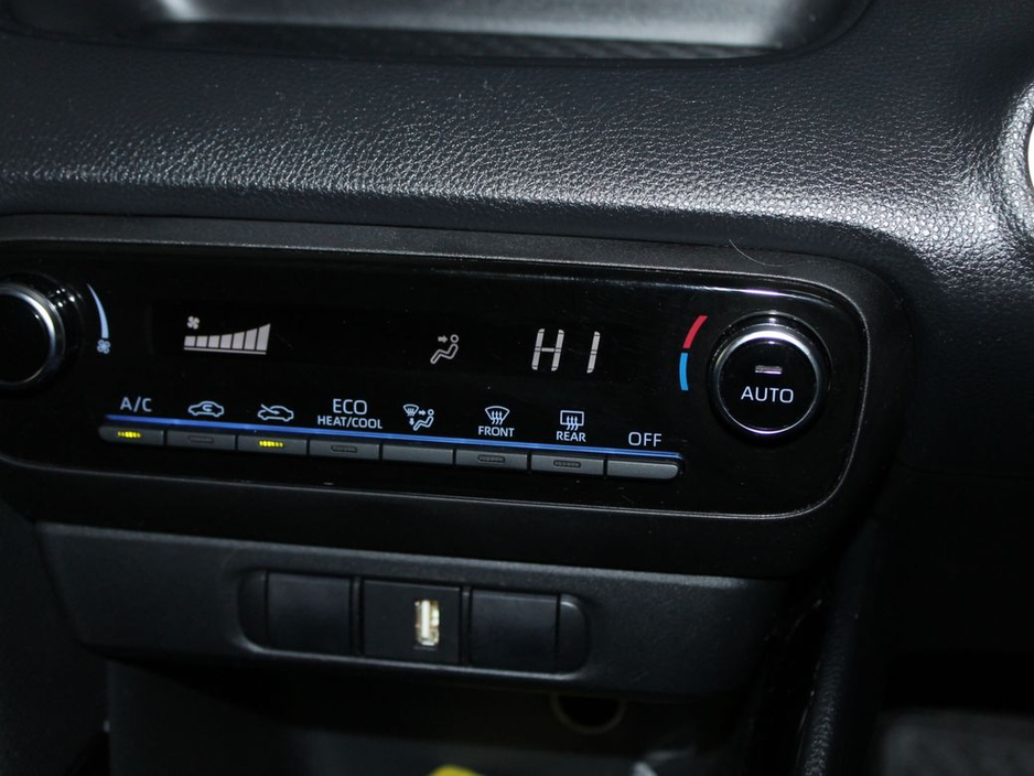 2020 Toyota Yaris 6aa-mxph10 €15,999