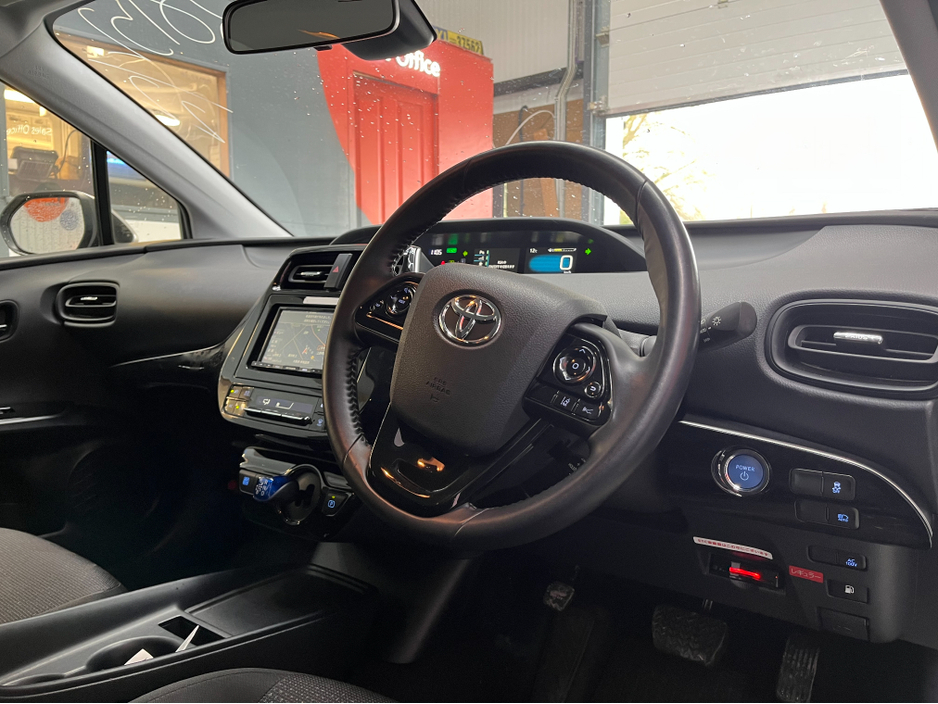 2022 Toyota Prius - image 8