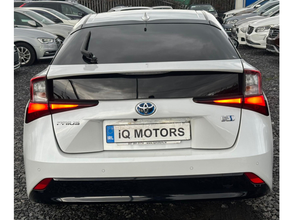 2021 Toyota Prius - image 12