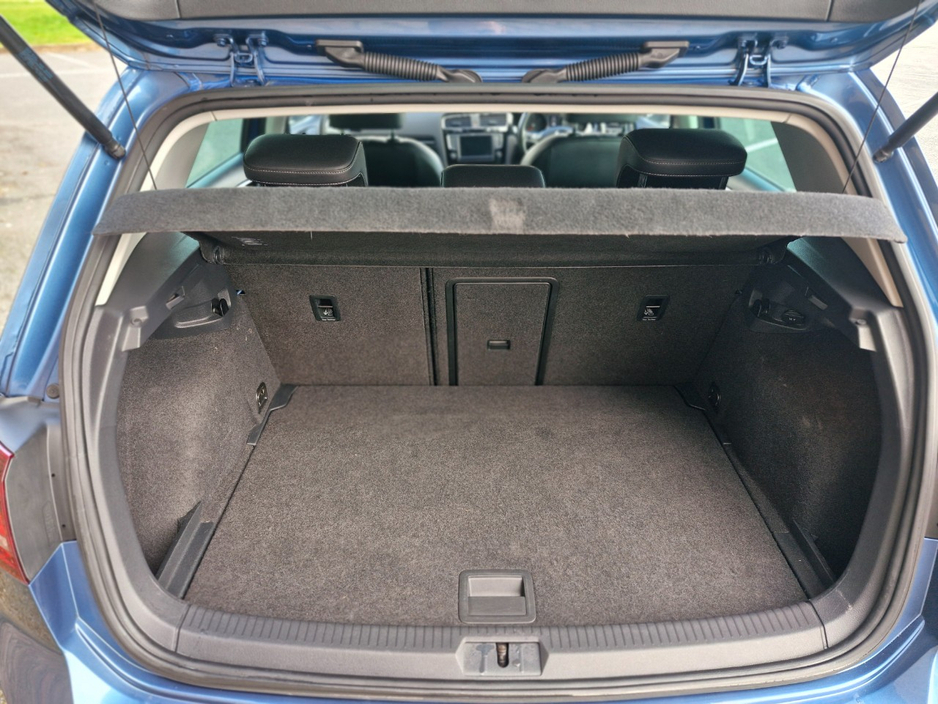 2017 Volkswagen Golf - image 27