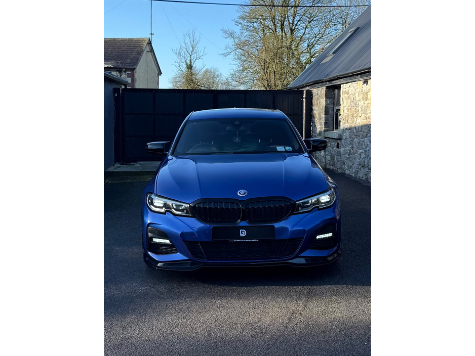 2021 BMW 3 Series - image 2