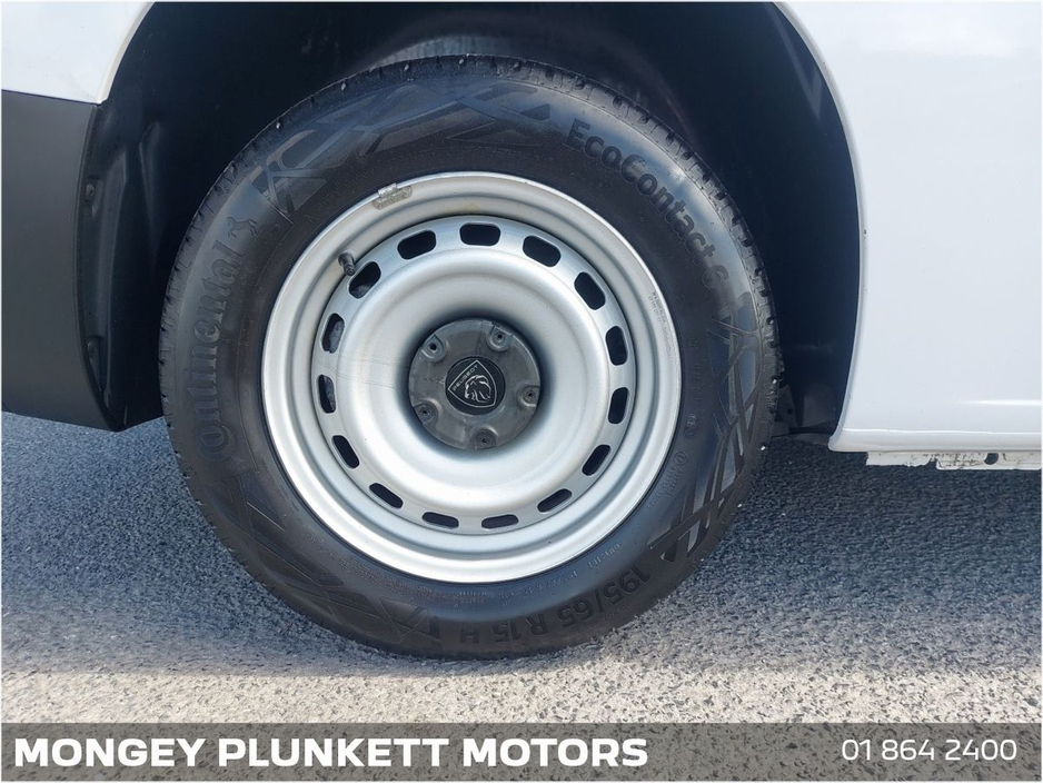 2025 Peugeot Partner - image 10