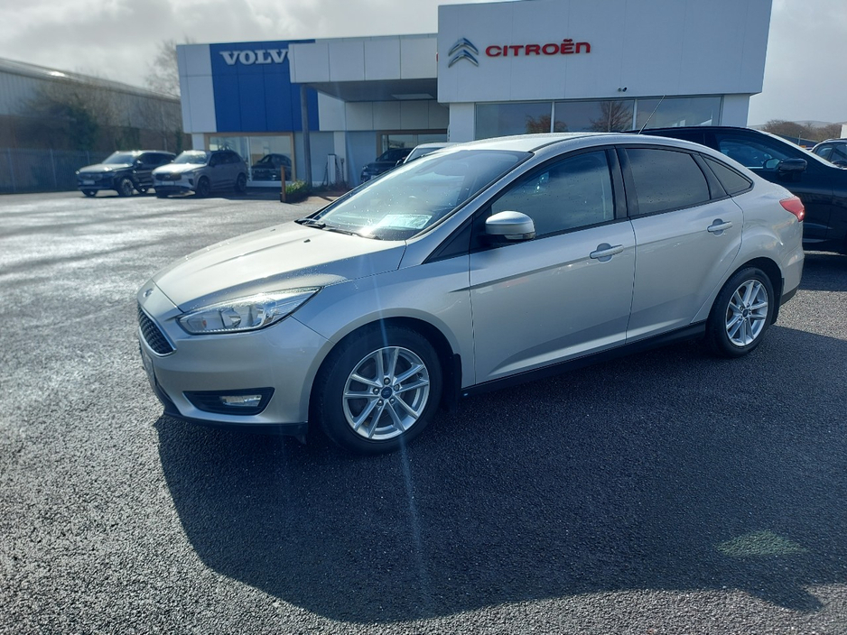 2016 Ford Focus - image 11