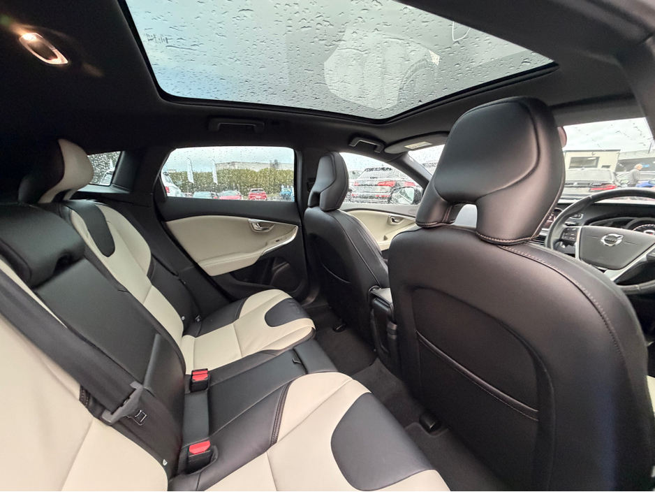 2018 Volvo V40 ** DEPOSIT TAKEN ** CROSS COUNTRY 4WD - 2.0L DIESEL - AUTO - 12M WARRANTY - CAR: 1733 €19,950