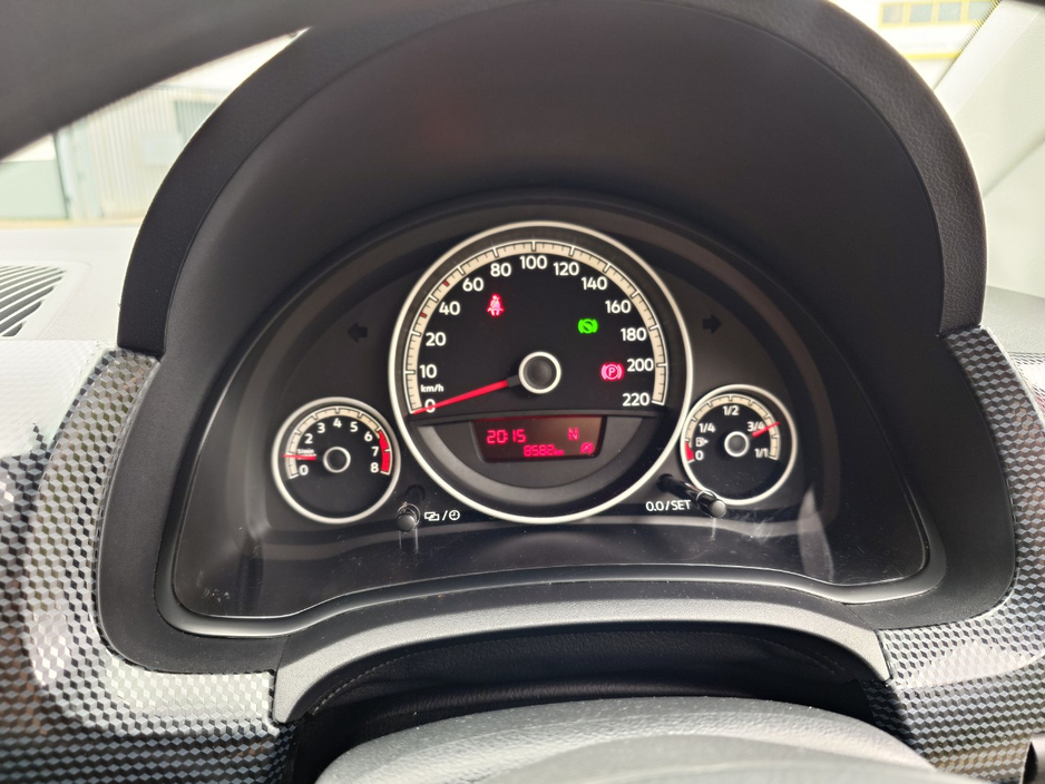 2018 Volkswagen up! - image 12