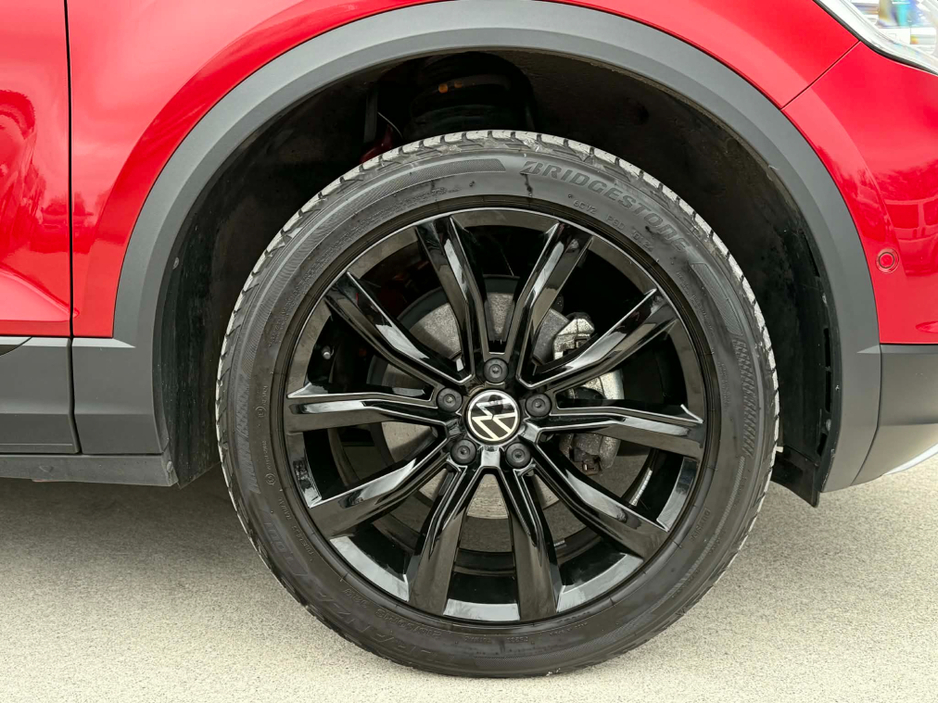 2024 Volkswagen T-Roc - image 8