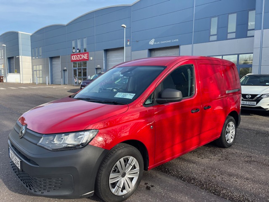 2025 Volkswagen Caddy - image 3