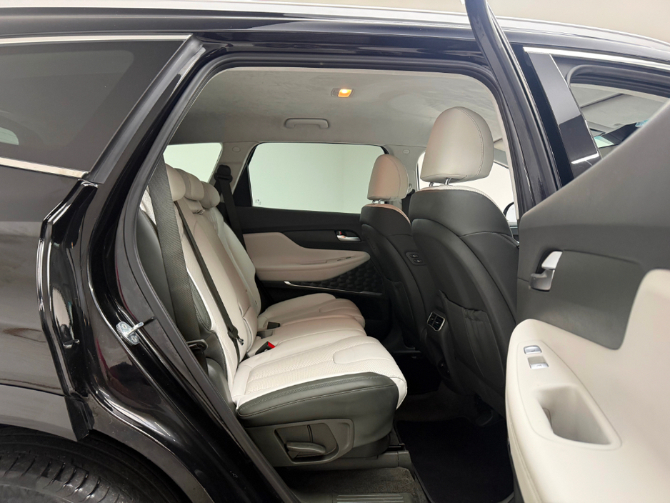 2022 Hyundai Santa Fe 1.6 PHEV *7 SEATER* €39,990
