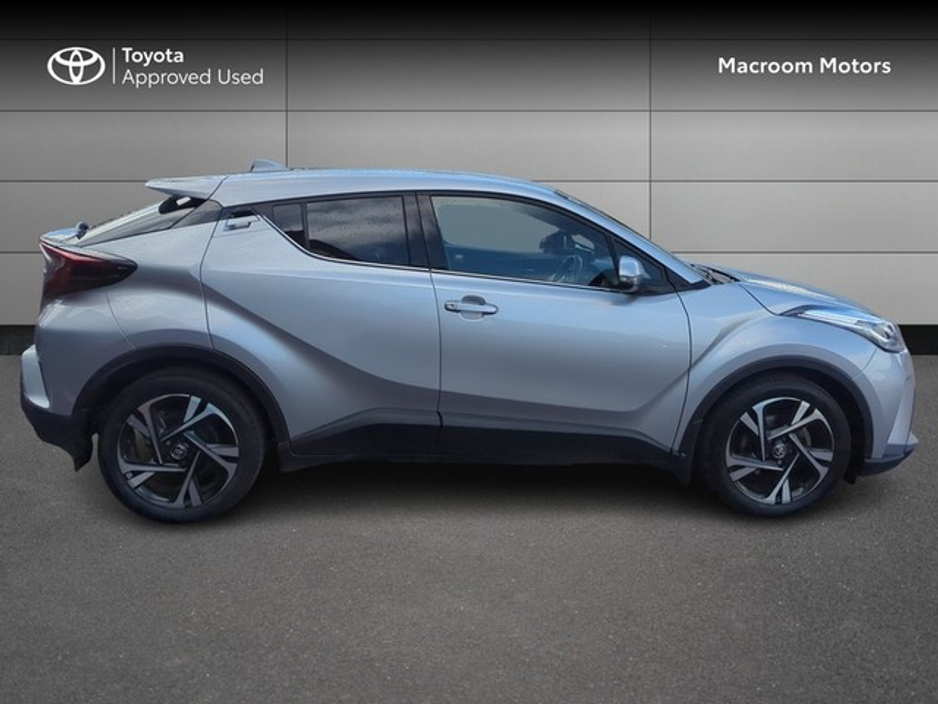 2022 Toyota C-HR - image 3