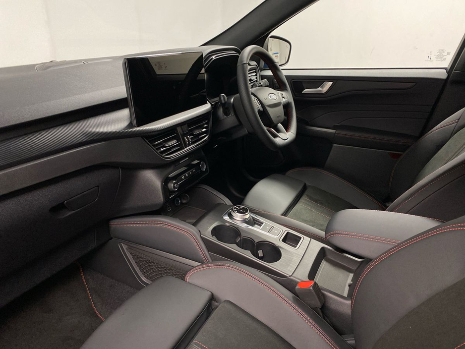 2026 Ford Kuga - image 2