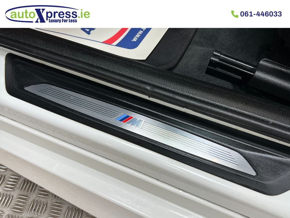 2017 BMW 3 Series - image 23