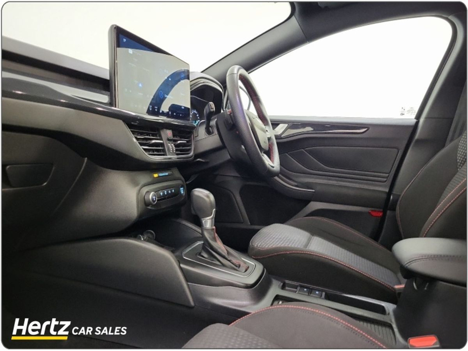 2024 Ford Focus - image 4