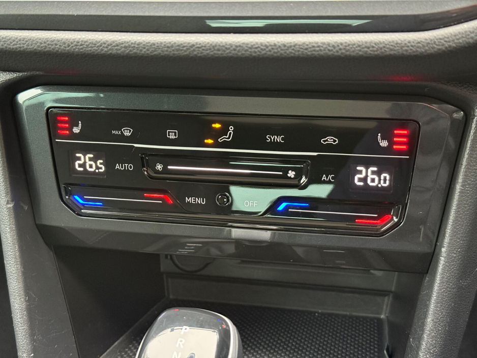 2021 Volkswagen Tiguan - image 20