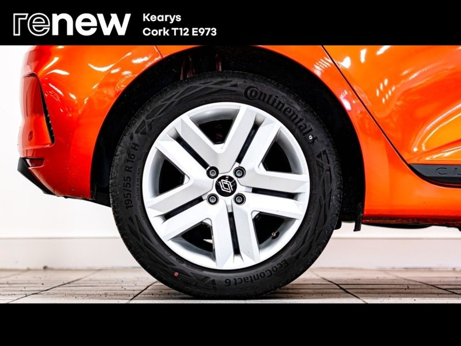 2025 Renault Clio - image 9