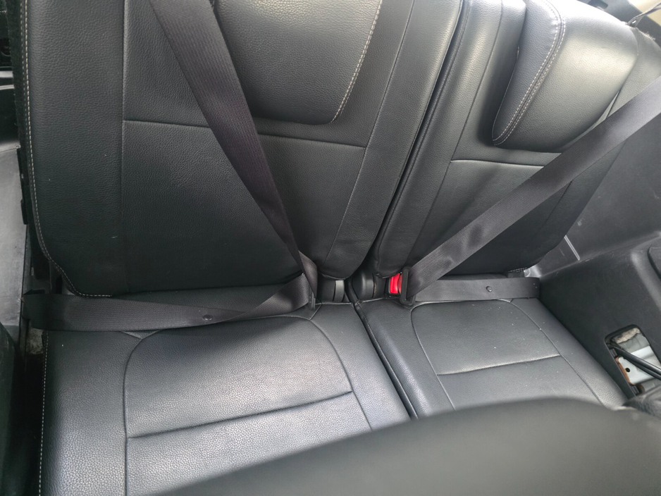 2014 Mitsubishi Outlander - image 7