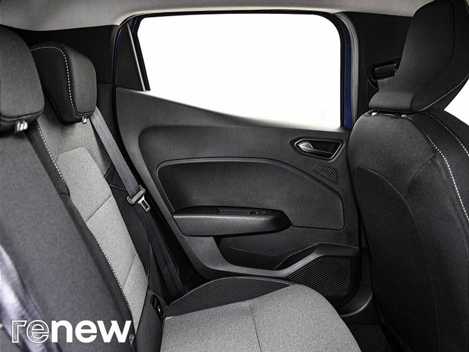 2025 Renault Clio - image 13