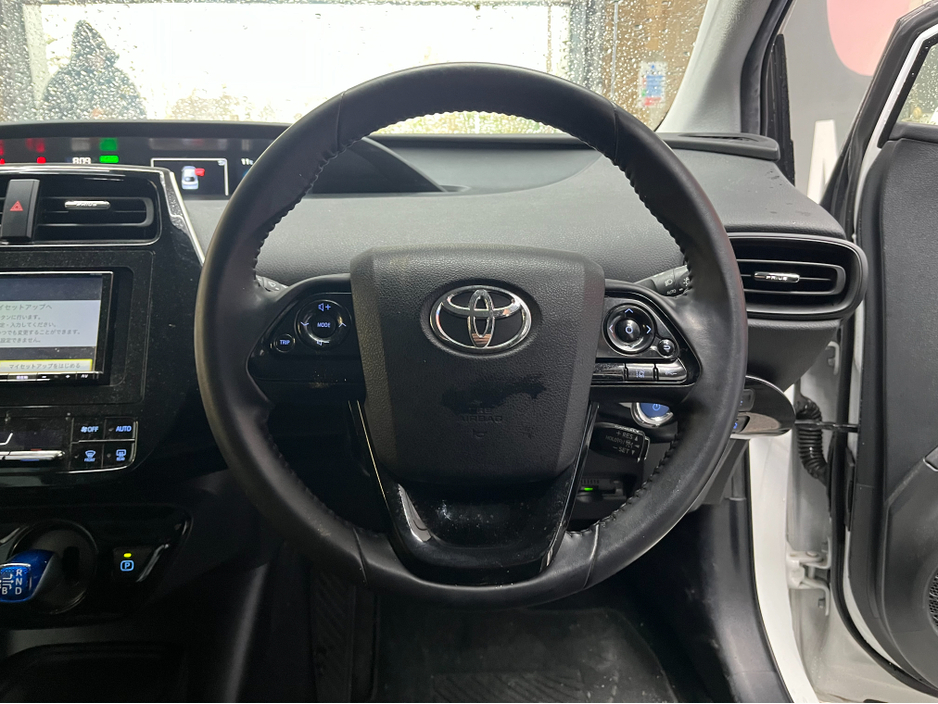 2022 Toyota Prius - image 9