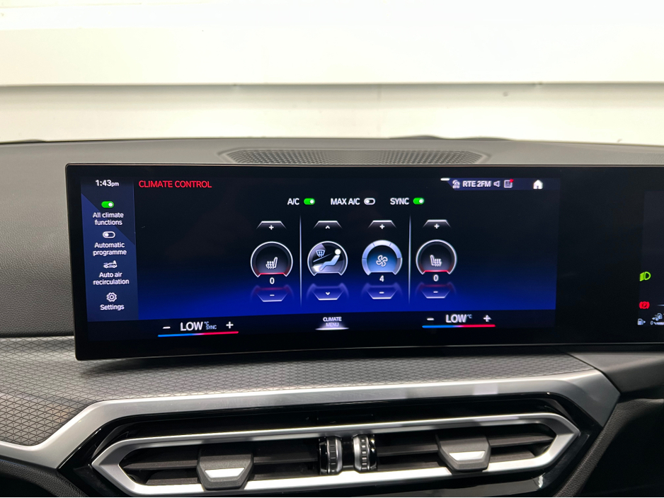 2023 BMW 3 Series - image 29