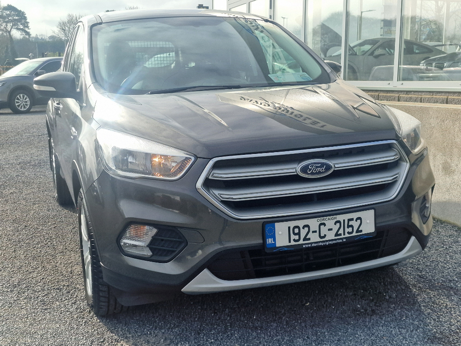 2019 Ford Kuga - image 2