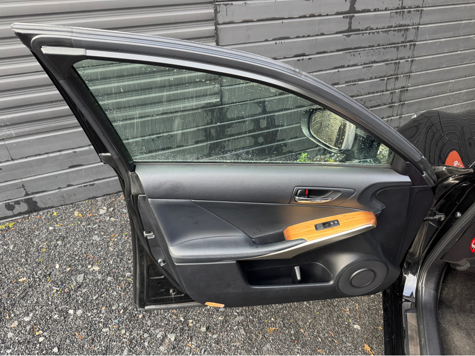 2013 Lexus IS 300 h 2.5 HYBRID AUTO SUNROOF €14,995