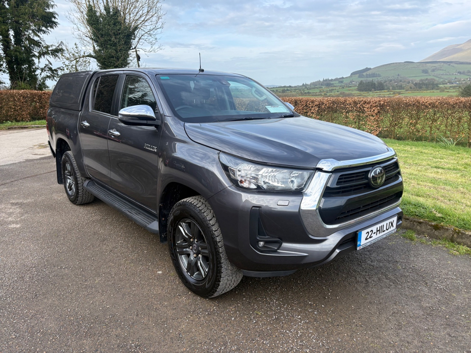 2022 Toyota Hilux - image 2