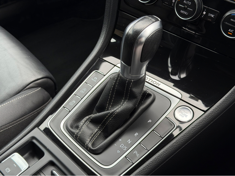 2016 Volkswagen Golf - image 37