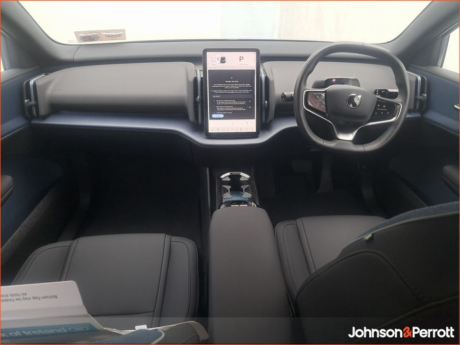 2024 Volvo EX30 Single Motor BEV 272hp Plus *VERY LOW MILEAGE* €34,900