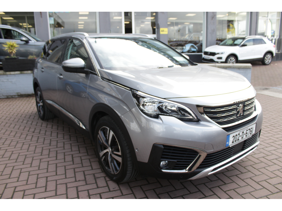 2020 Peugeot 5008 - image 2