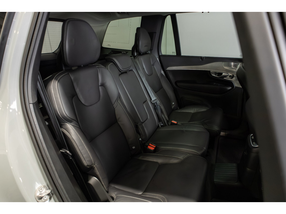 2024 Volvo XC90 - image 11