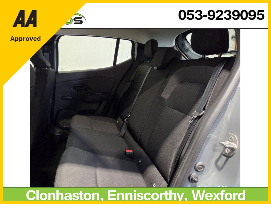 2023 Dacia Sandero - image 5