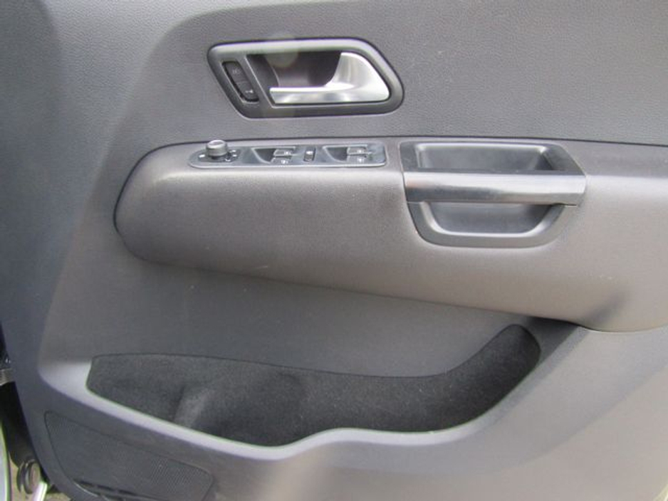 2017 Volkswagen Amarok - image 24