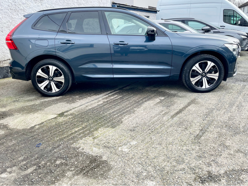 2023 Volvo XC60 - image 5