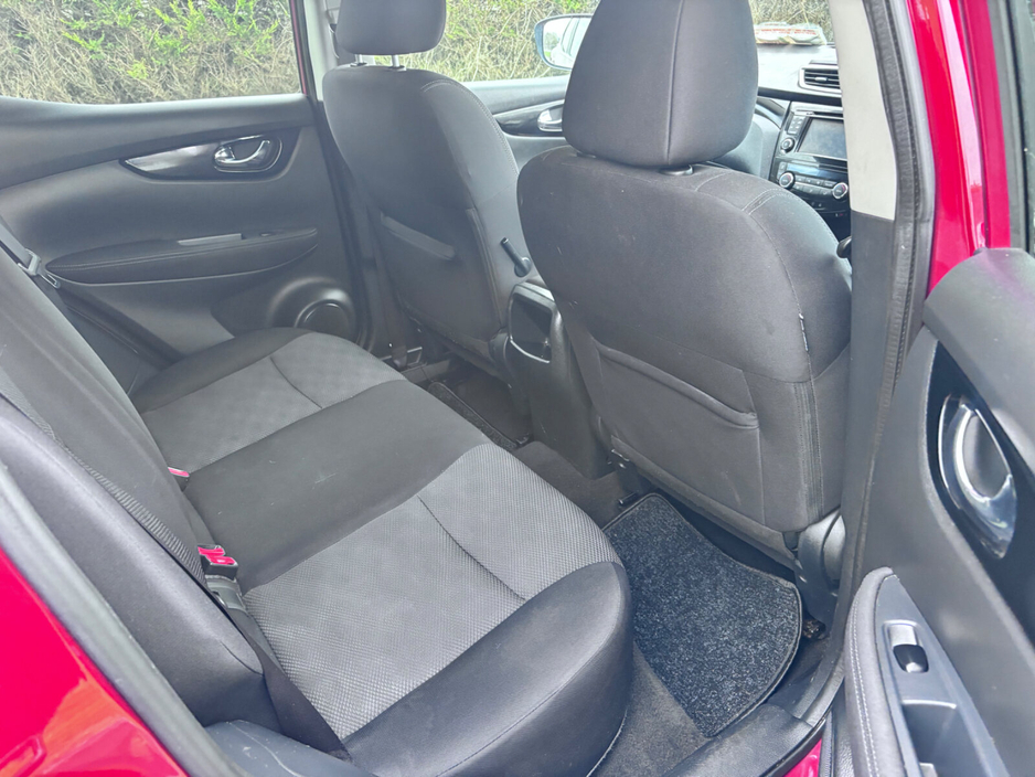 2016 Nissan Qashqai - image 10