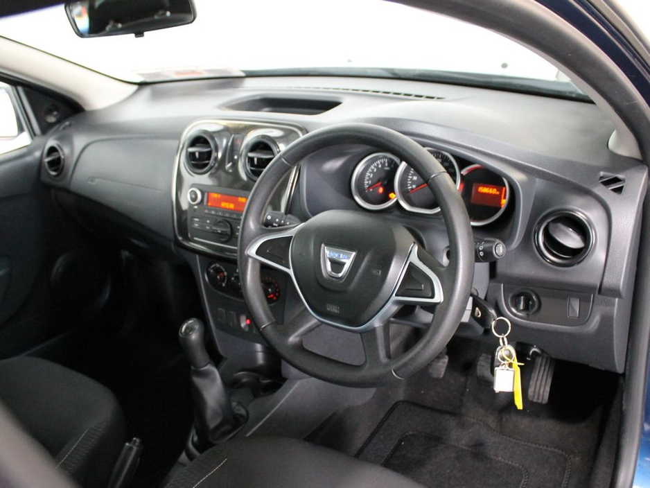 2017 Dacia Sandero - image 11