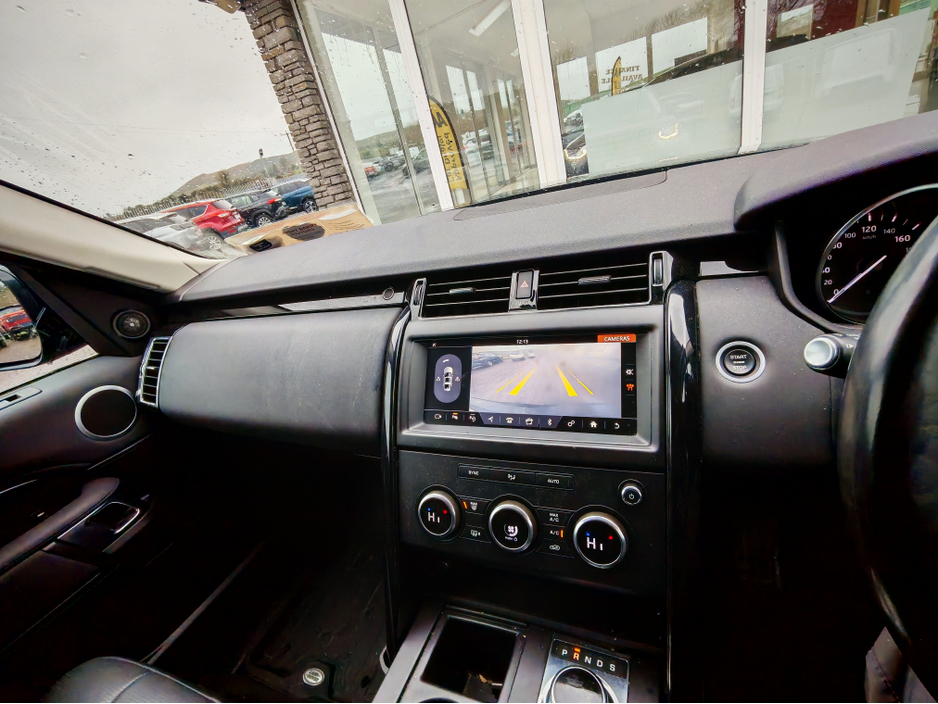 2019 Land Rover Discovery - image 8