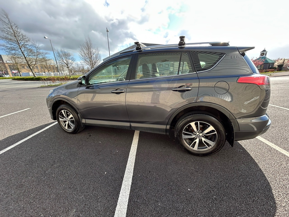 2016 Toyota Rav4 - image 5