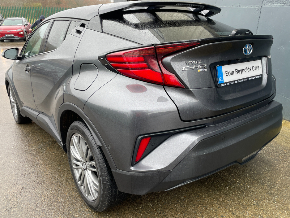 2023 Toyota C-HR - image 5